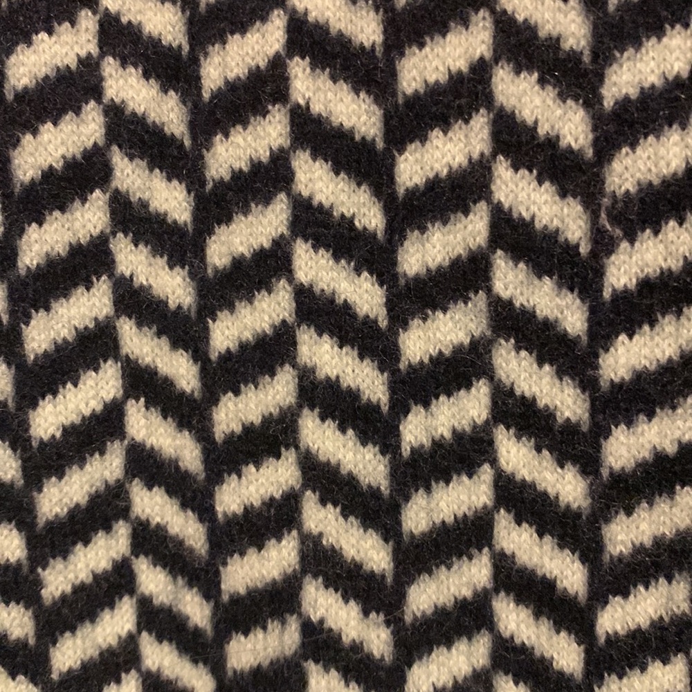 J.Crew Cashmere Sweater - size M - Picture 2 of 6